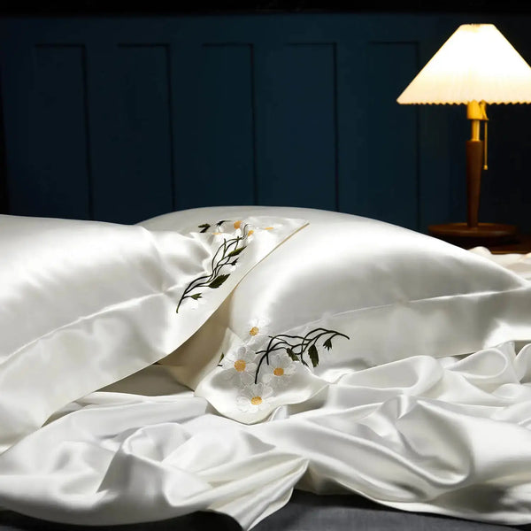 White Petal Splendor: Pure Mulberry Silk Pillowcase with Floral Embroidery