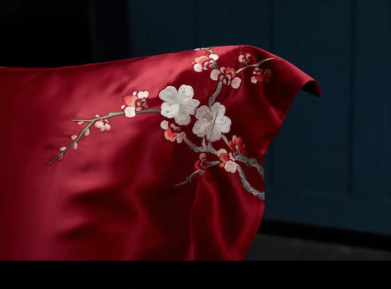Red Rose Elegance: Pure Mulberry Silk Pillowcase with Floral Embroidery